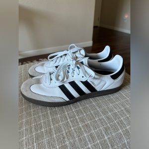 ADIDAS SAMBA OG SHOES | M 9 / W 10 | Cloud White / Core Black / gum